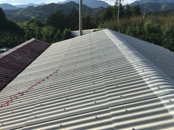 屋根材 施工後
