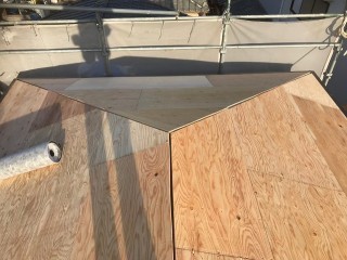 天理市 セメント瓦 野地板設置