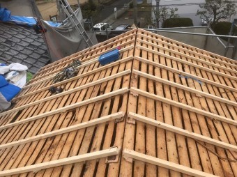 不陸調整後の屋根下地
