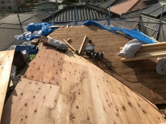 天理市 野地板設置 増し張り