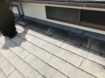 スレートの棟板金を外しカバー工法