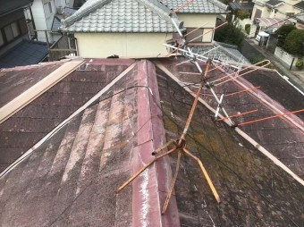 田原本町で棟板金が剥がれたカラーベスト大屋根ト大屋根
