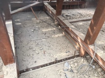 屋根裏点検