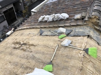 奈良市 雨漏りの和瓦撤去