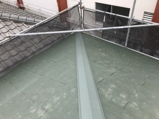 今主流のグレーのスレート屋根