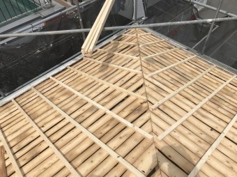 屋根のかさ上げ下地調整
