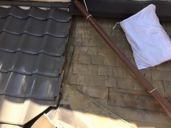瓦を撤去した下屋根
