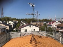 香芝の豪邸の黄土色の瓦屋根