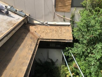 和瓦の撤去