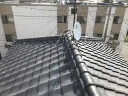 現場調査の瓦屋根