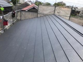 スーパーガルテクトで葺き替え工事