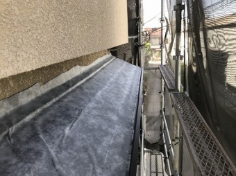 粘着ルーフィング設置の下屋根