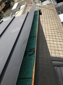 奈良市の台風被害の立平葺き