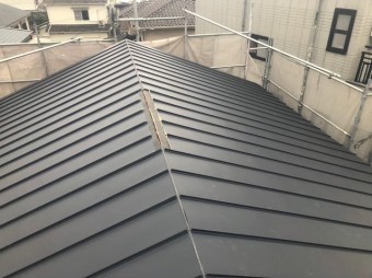 香芝市の新築住宅の屋根工事施工中の換