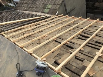 和瓦を撤去し下地つくり