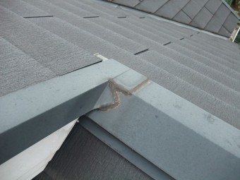 風災にあった屋根の様子