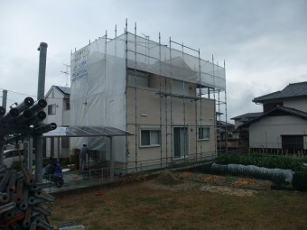 仮設足場設置完了のお住まい