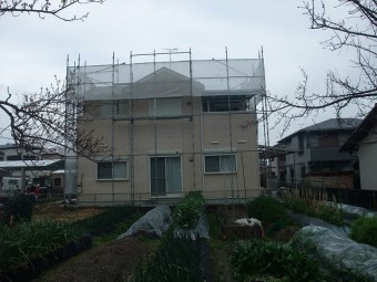 仮設足場設置完了のお住まい