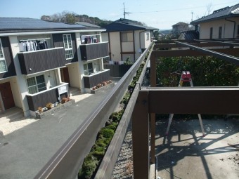 波板撤去後の物干し場の屋根