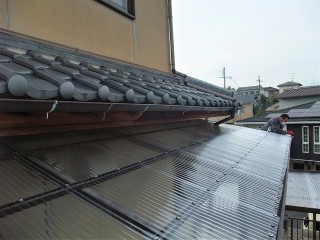 工事後の波板と雨樋の様子