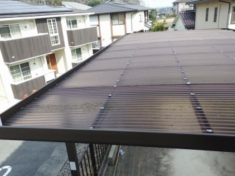 工事前の波板屋根の状態