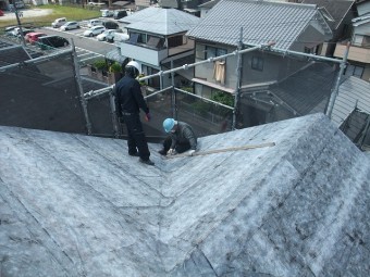 粘着ルーフィング設置後の墨だし