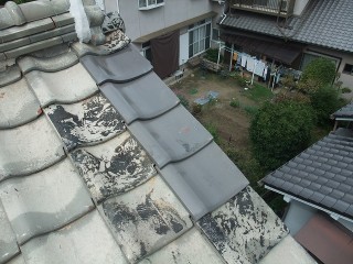 瓦の差し替え屋根修繕工事完了