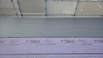 横葺板金貼り