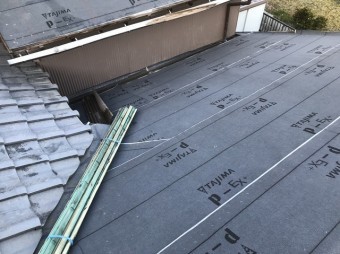 大和郡山市で屋根の防水紙設置