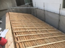 生駒市でもう片方の屋根面の高さ調整