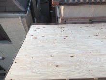 構造用合板で増し張り作業