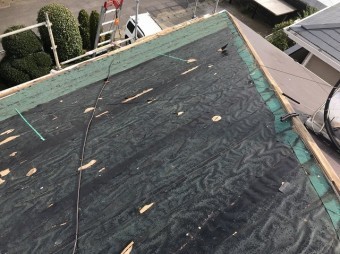屋根材を剥がしてみたところ