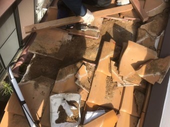 平群町で棟部の棟取り外し