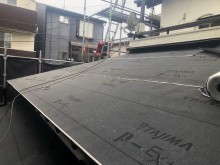 下屋と庇に防水紙設置