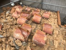 斑鳩町で瓦の解体作業