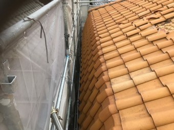 斑鳩町で台風にてS形瓦屋根の崩落