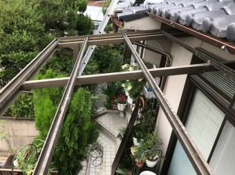 上牧町 塩ビ波板屋根 施工中