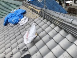 橿原市の和瓦屋根の崩れた棟