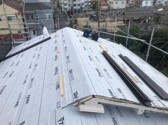 防水紙張り
