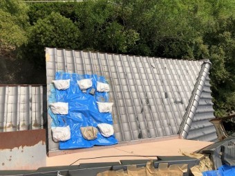 いぶし瓦の葺き替え下屋部分