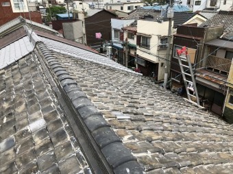 屋根現場確認の様子
