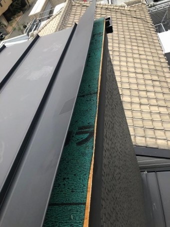 奈良市の台風被害の立平葺き