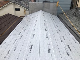葛城市 ルーフィング 貼り付け