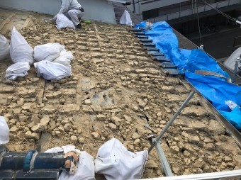 奈良市の長屋の葺き土