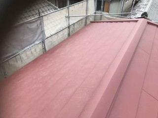 斑鳩町でガルテクト屋根完成