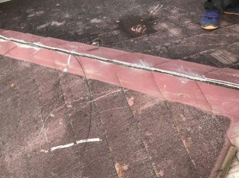 田原本町で棟板金を撤去したカラーベスト大屋根