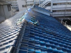 奈良市の長屋の雨漏りの瓦屋根