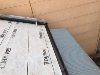 奈良市の屋根に防水紙(ルーフィング)を設置