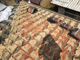 上牧町 いぶし瓦屋根 大屋根 施工中