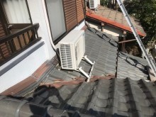 下屋部分の瓦の状態